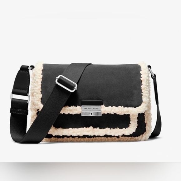 MICHAEL Michael Kors Handbags - NWT Michael Kors Bradshaw Suede & Faux Shearling Messenger Bag